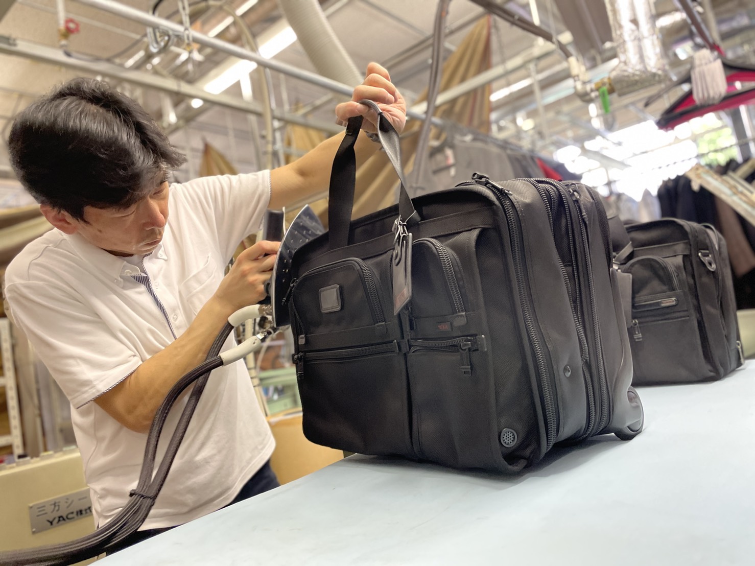 TUMI】トゥミ ビジネスバッグ オリーブ色内側ポケット3個 - ビジネスバッグ